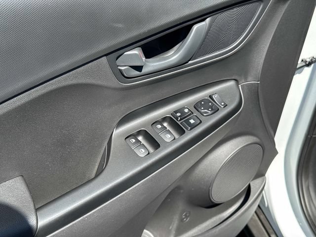 Used 2023 Hyundai Kona SEL AWD/4WD image 15
