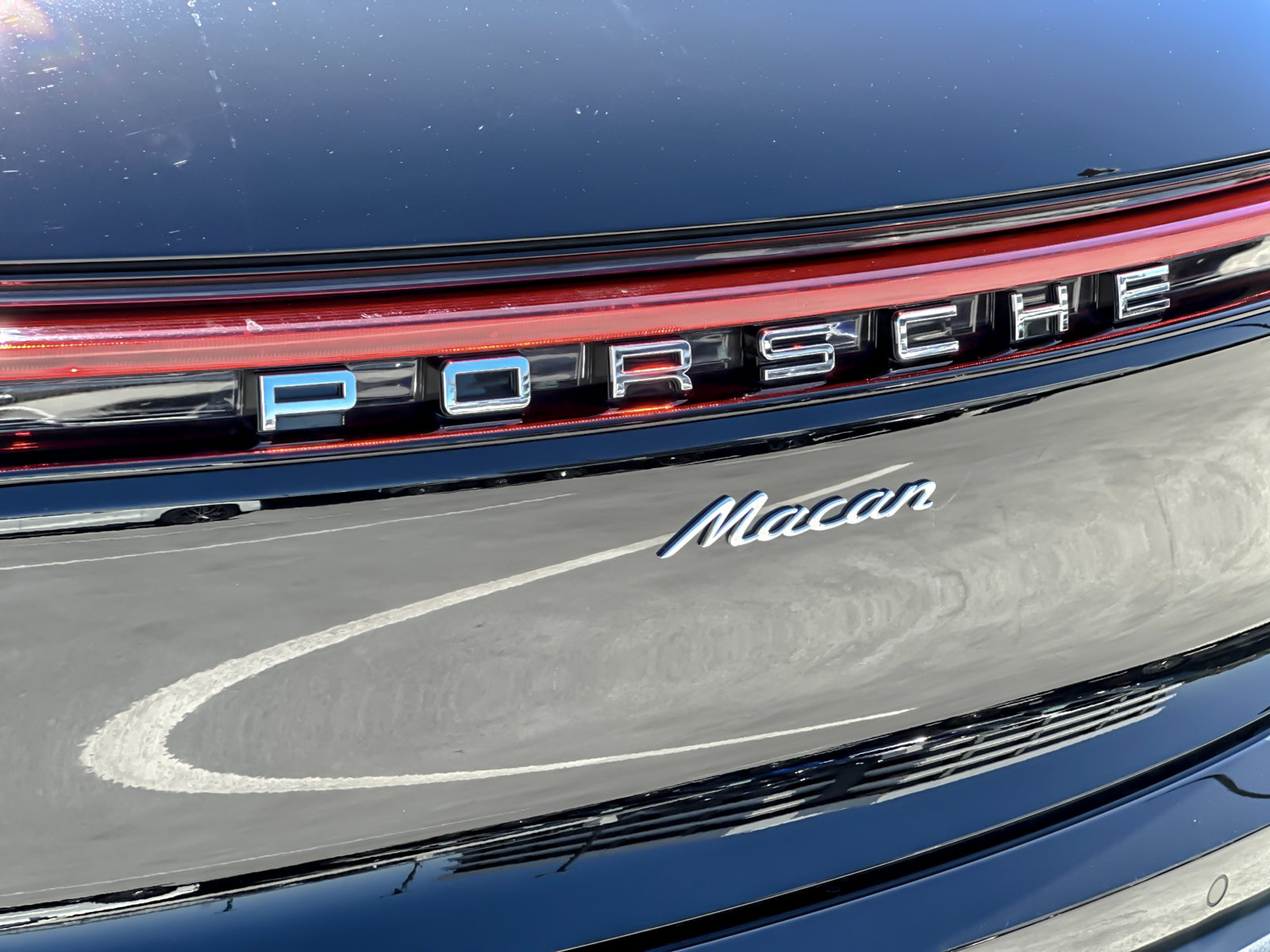 Certified 2026 Porsche Macan AWD/4WD image 23