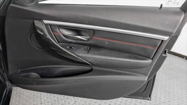 Used 2017 BMW 330i xDrive Sedan AWD/4WD image 23