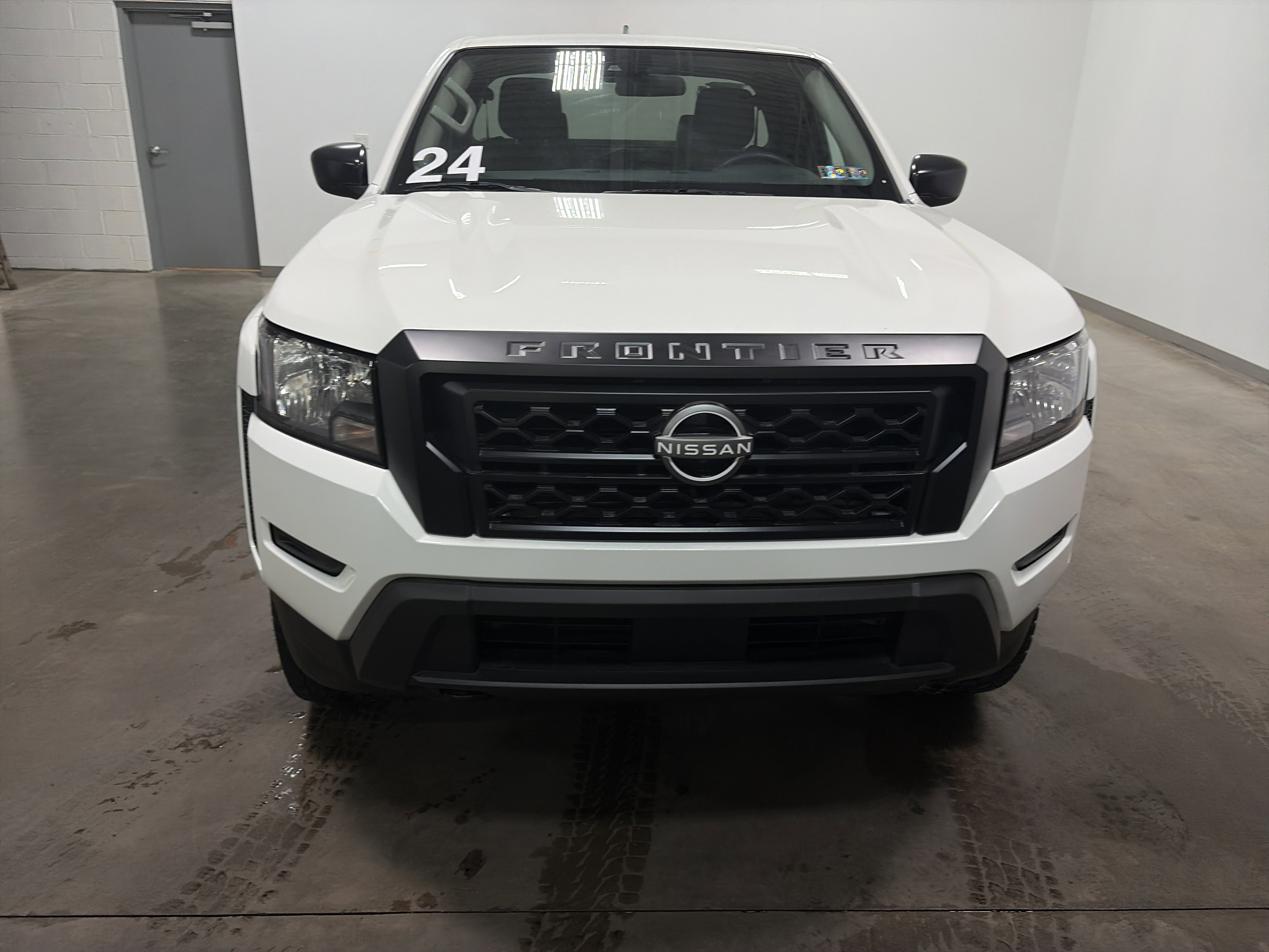 Used 2024 Nissan Frontier S w/ S Utility Package AWD/4WD image 33