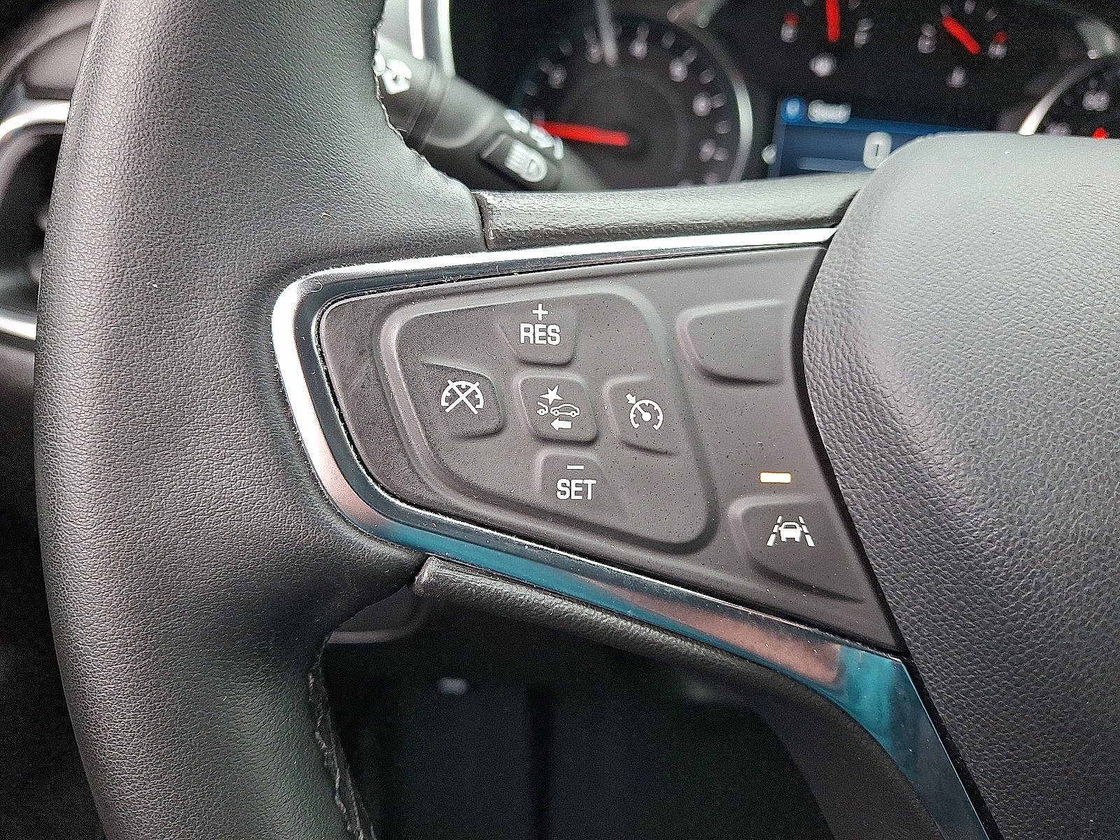 Used 2024 Chevrolet Equinox LT w/ LPO, Floor Liner Package FWD image 19