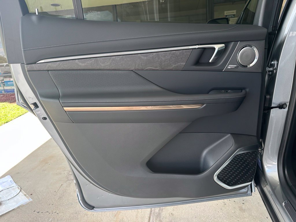 New 2026 Buick Enclave Avenir w/ Super Cruise Package FWD image 28