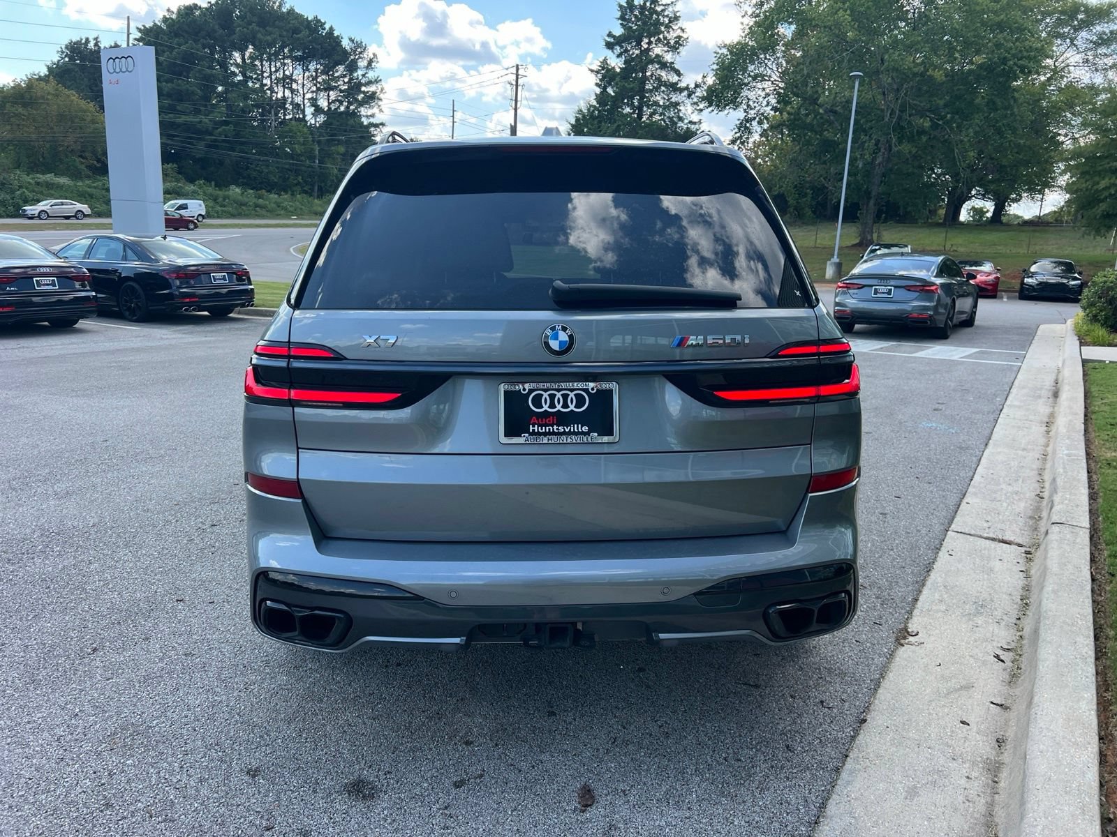 Used 2024 BMW X7 M60i w/ Executive Package AWD/4WD image 8