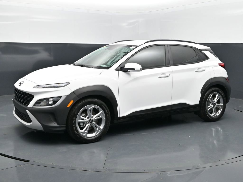 Used 2022 Hyundai Kona SEL w/ Cargo Package FWD image 1