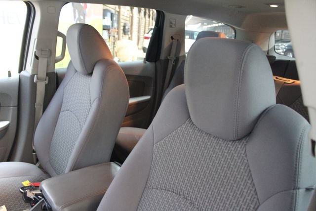 Used 2012 Chevrolet Traverse LS FWD image 22