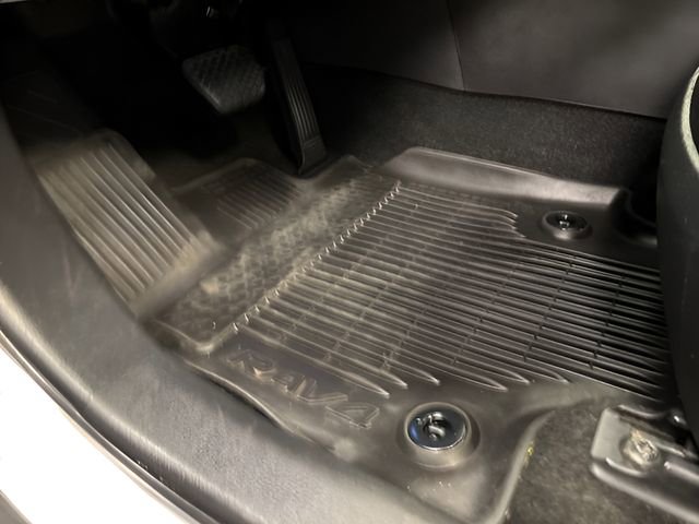 Used 2022 Toyota RAV4 XSE image 37