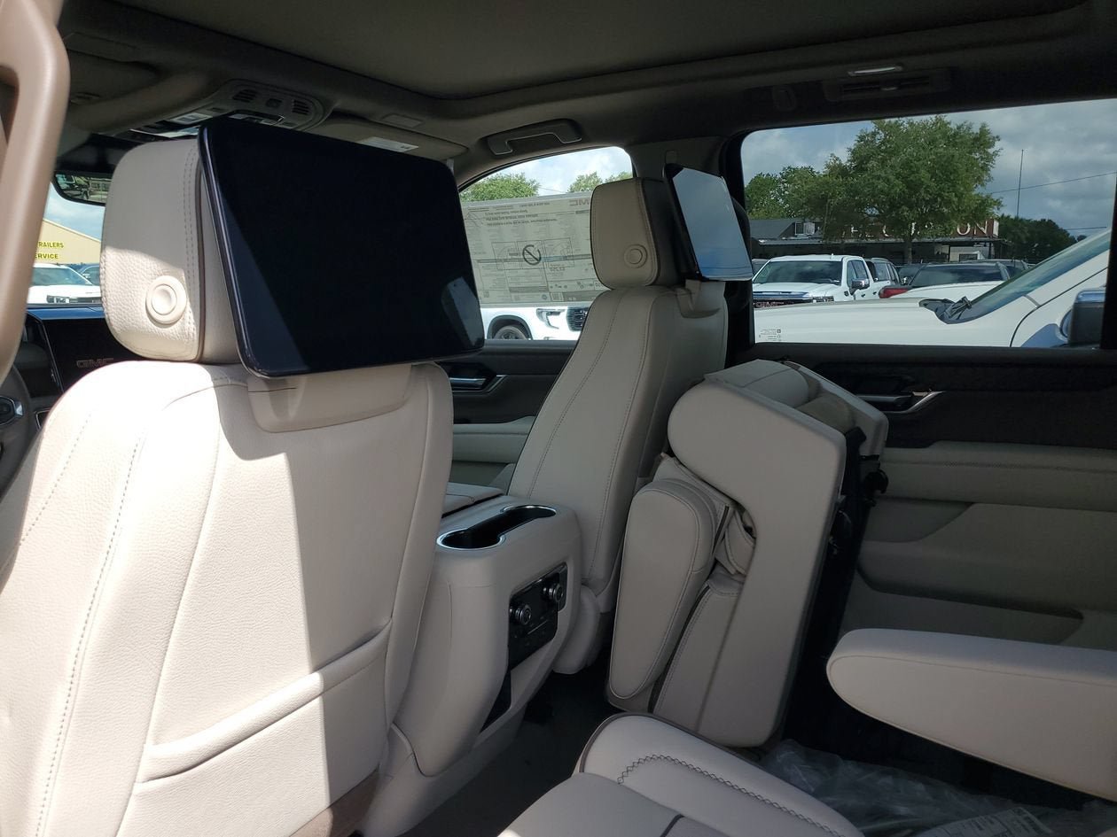 New 2026 GMC Yukon XL Denali w/ Denali Reserve Package RWD image 10