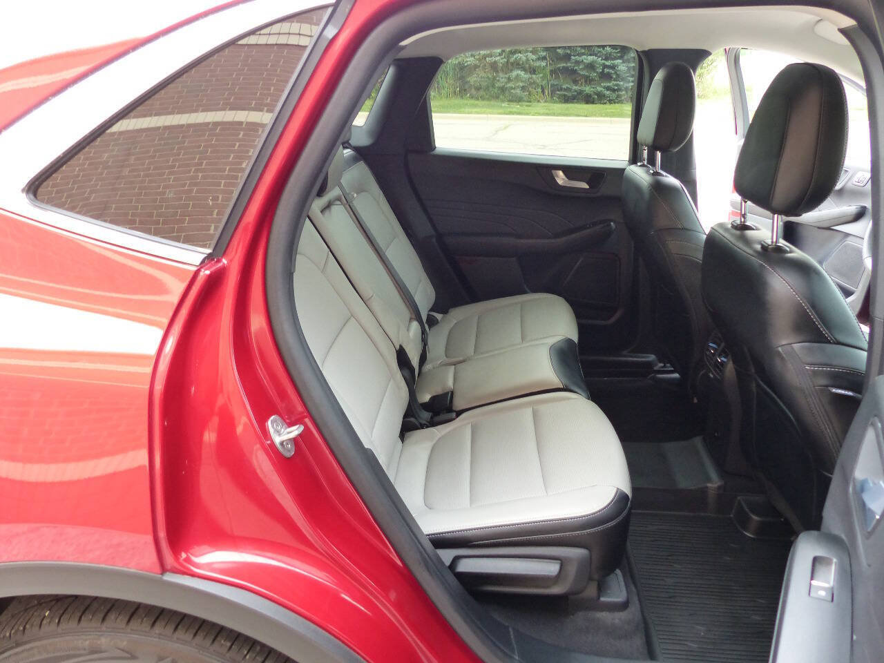 Used 2026 Ford Escape Platinum AWD/4WD image 42