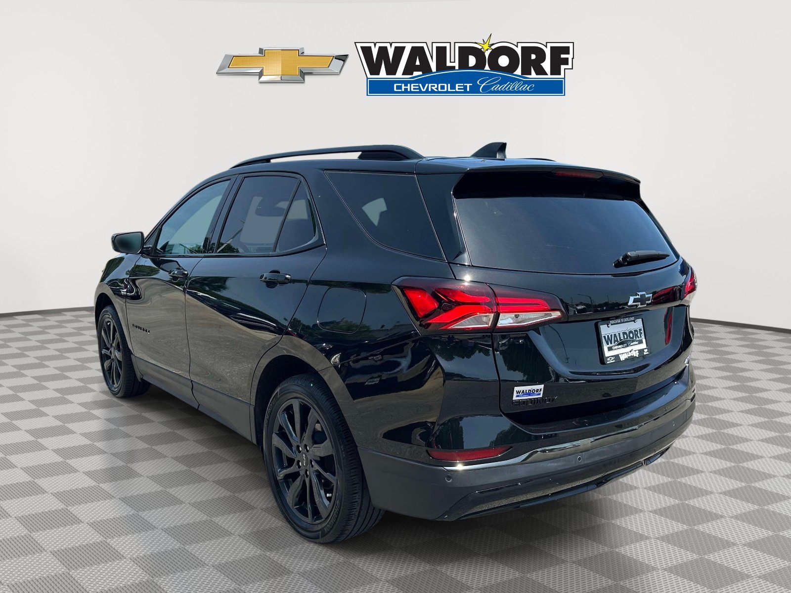 Used 2023 Chevrolet Equinox RS w/ LPO, Floor Liner Package FWD image 4