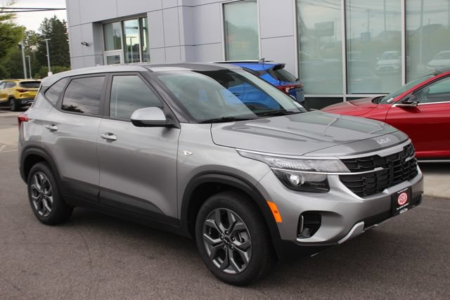 Used 2025 Kia Seltos LX