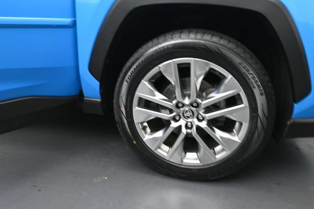 Used 2021 Toyota RAV4 XLE Premium AWD/4WD image 34