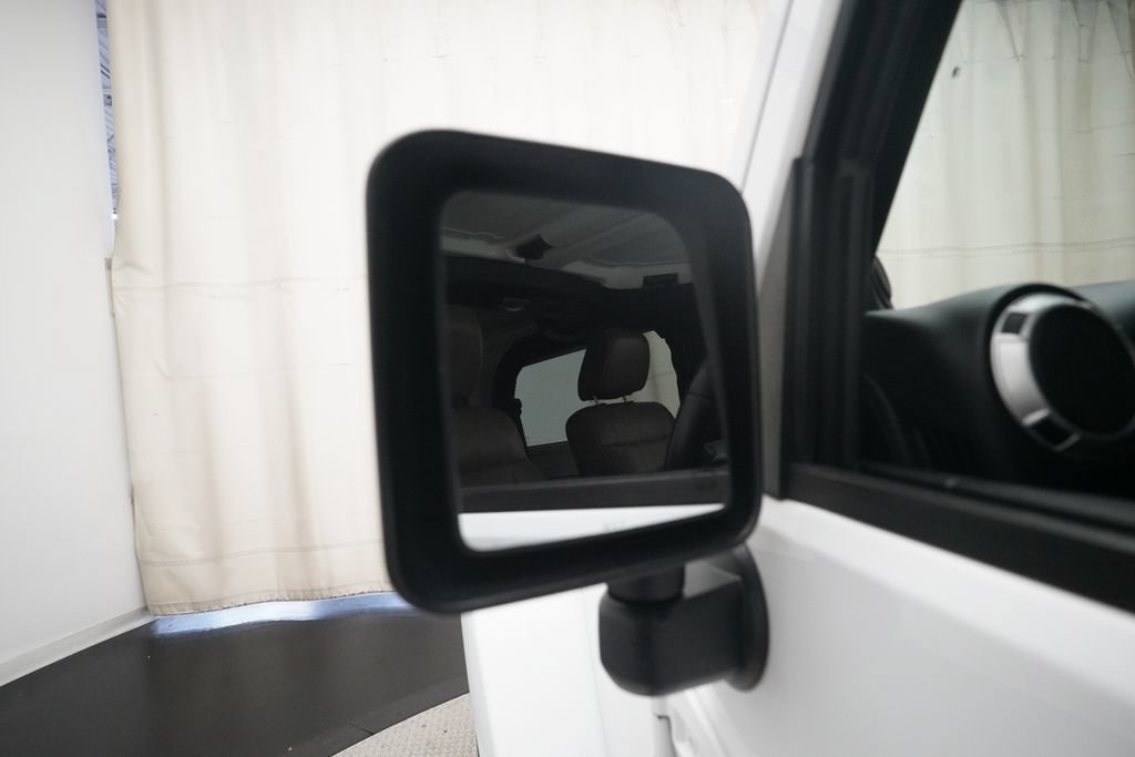Used 2012 Jeep Wrangler Sahara w/ Connectivity Group AWD/4WD image 23