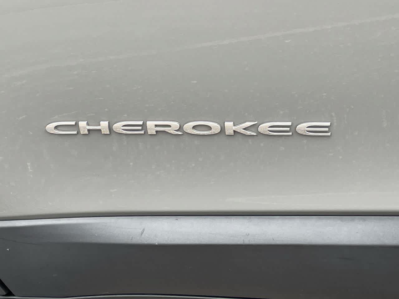 Used 2019 Jeep Cherokee Limited AWD/4WD image 39