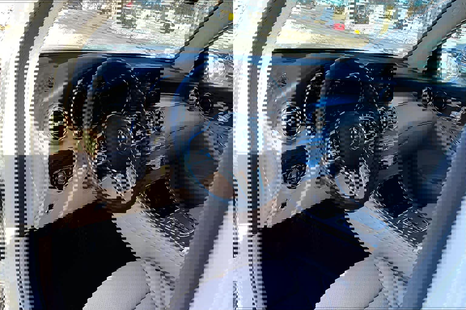 Used 2022 Mercedes-Benz GLC 300 4MATIC image 18