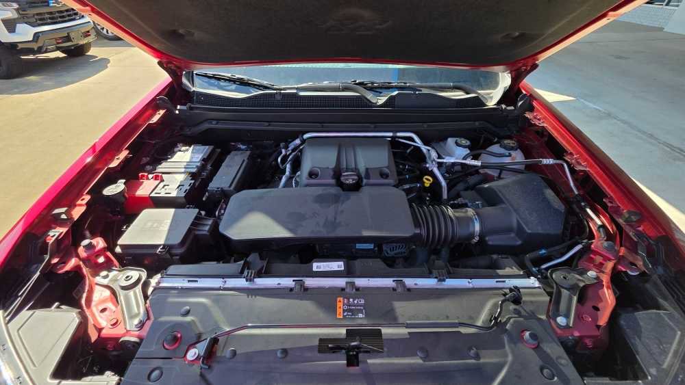 Used 2024 Chevrolet Colorado LT AWD/4WD image 21