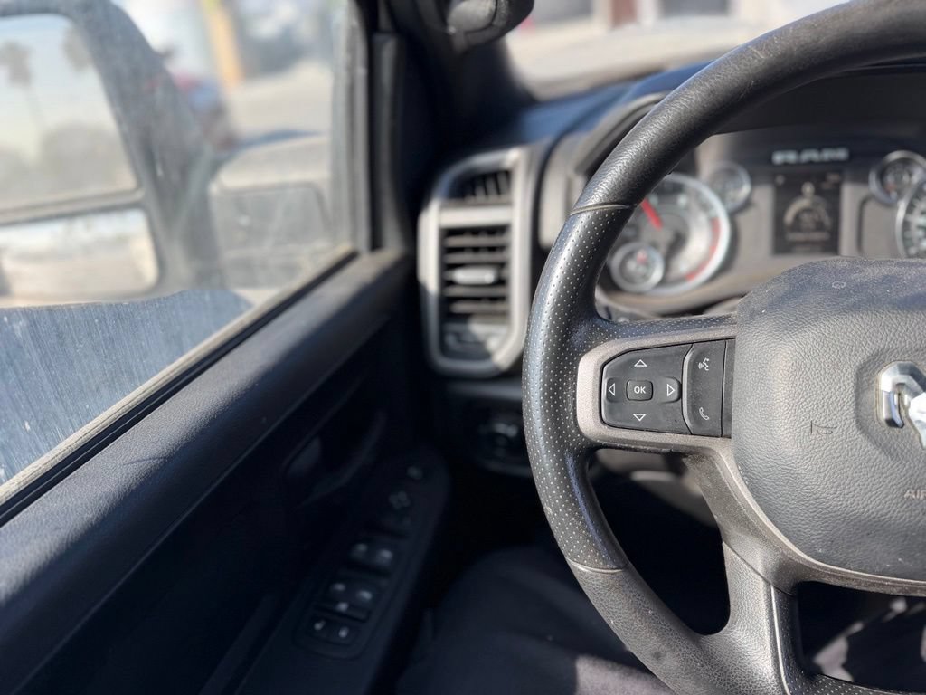 Used 2024 RAM 2500 Tradesman w/ Chrome Appearance Group AWD/4WD image 7