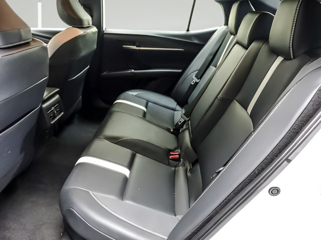 Certified 2025 Toyota Camry SE FWD image 9