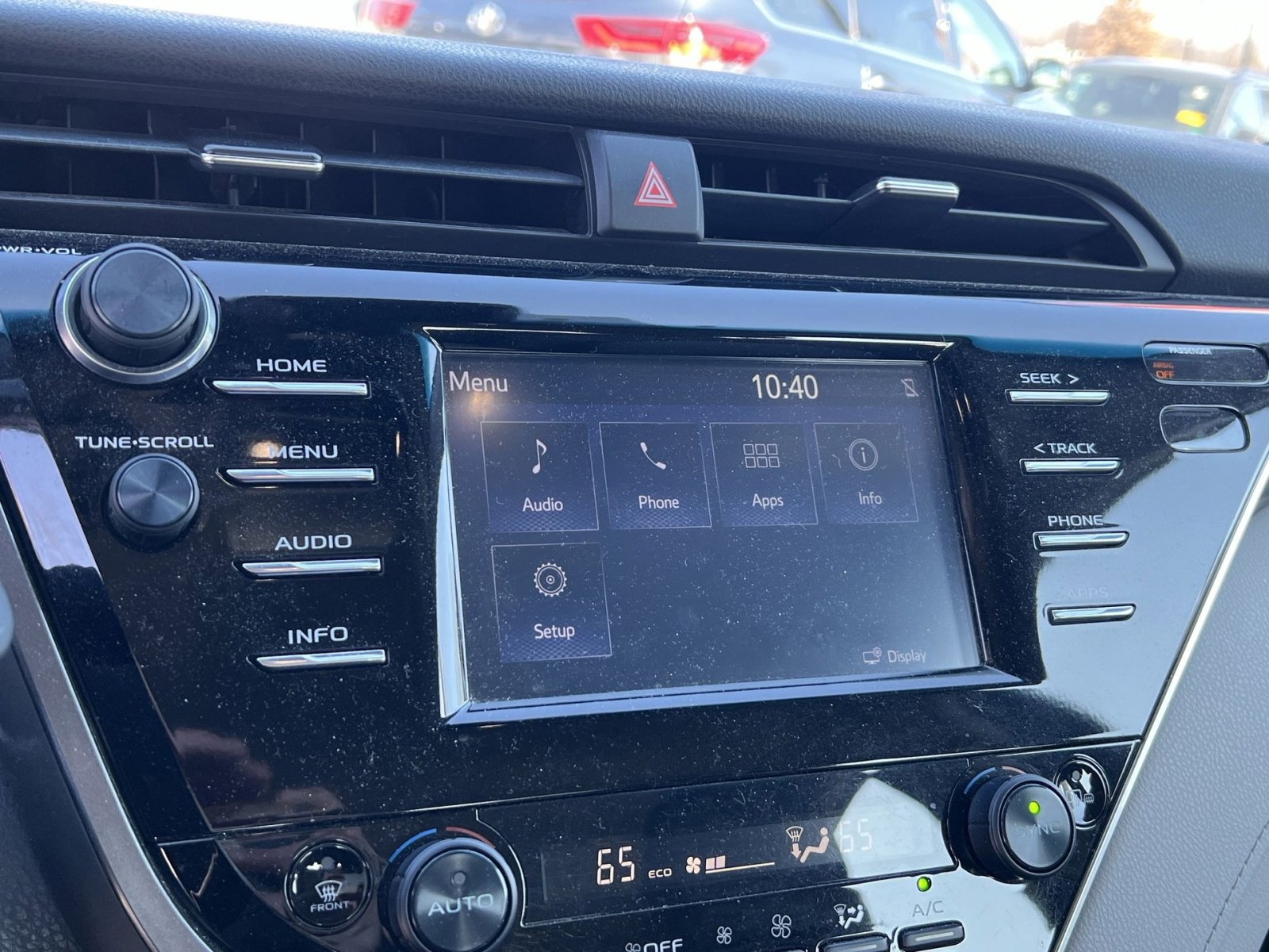 Used 2018 Toyota Camry XLE image 18