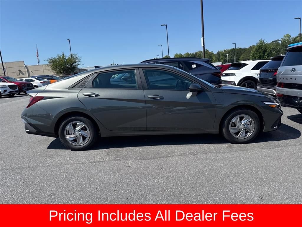 Certified 2026 Hyundai Elantra SE FWD image 2