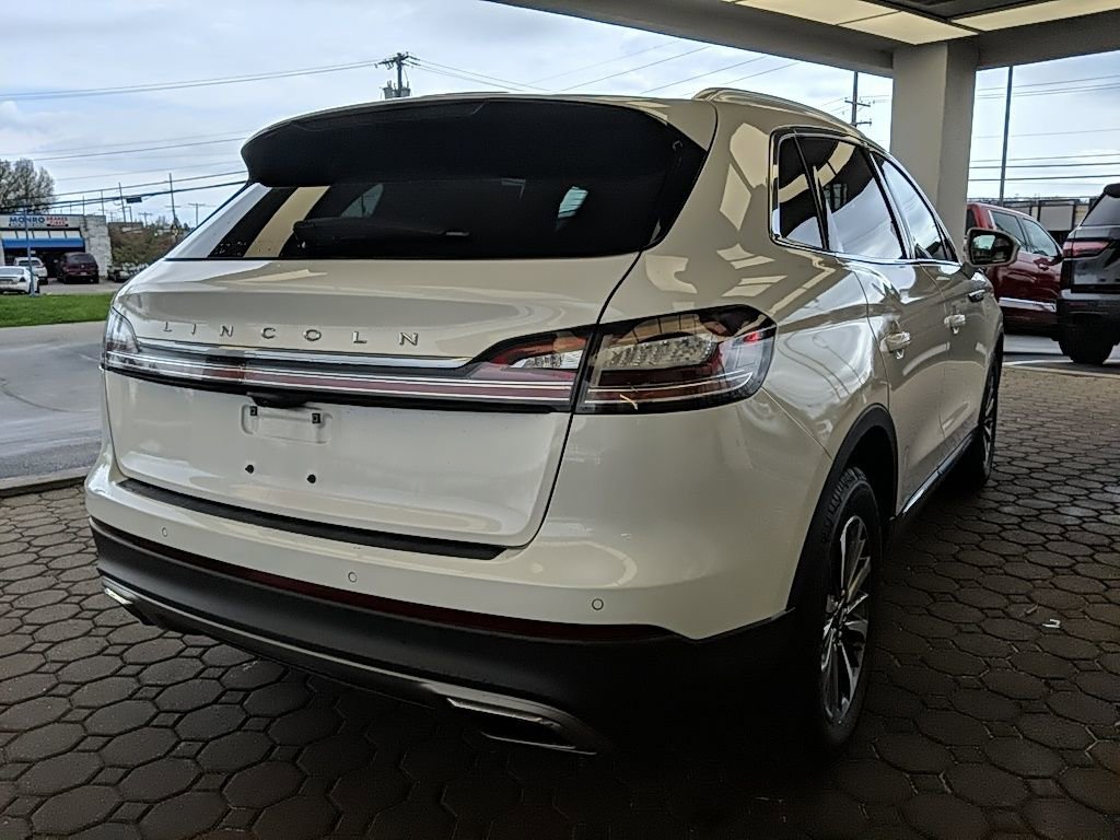 Certified 2023 Lincoln Nautilus AWD w/ Premium Package image 5