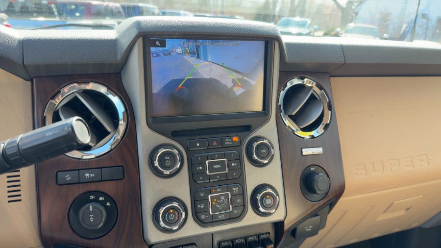 Used 2013 Ford F250 Lariat w/ Chrome Pkg image 15