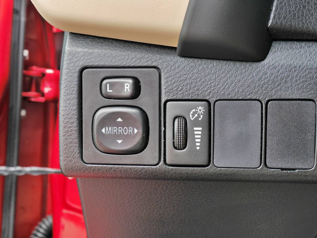 Used 2017 Toyota Corolla LE FWD image 23