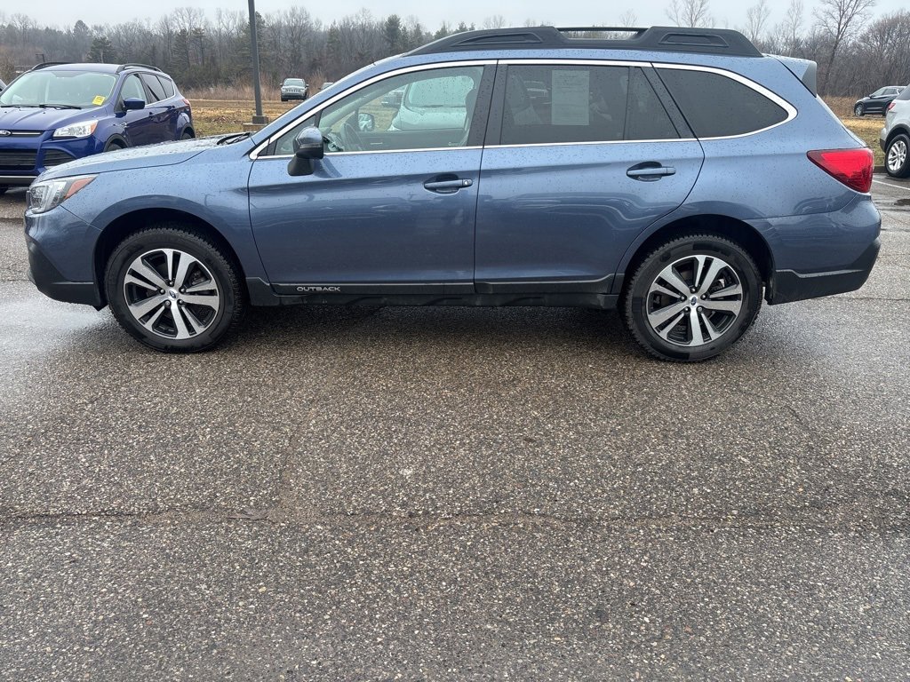 Used 2018 Subaru Outback 3.6R Limited image 2