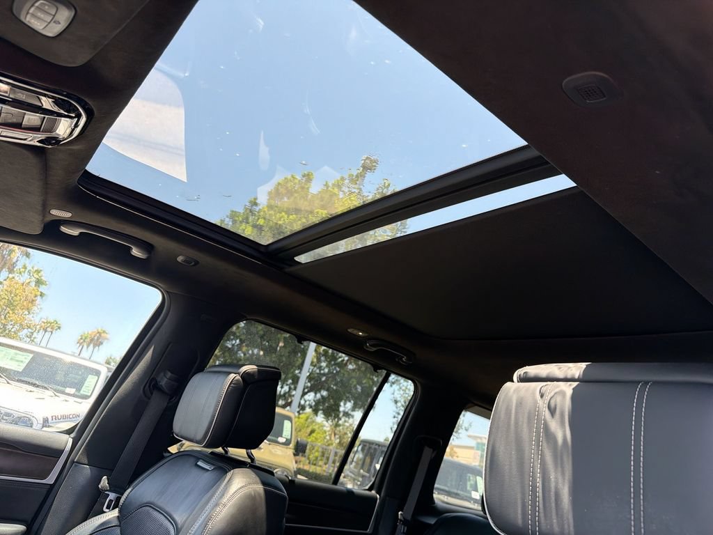 Used 2022 Jeep Grand Wagoneer Series II w/ Convenience Group III AWD/4WD image 17