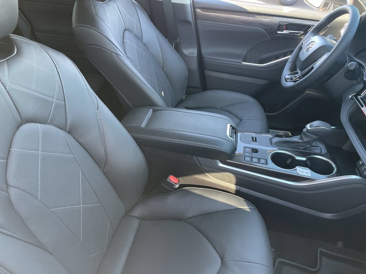 New 2026 Toyota Highlander Platinum AWD/4WD image 23