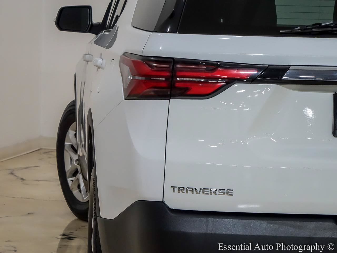 Used 2023 Chevrolet Traverse LS w/ Safety Package AWD/4WD image 8