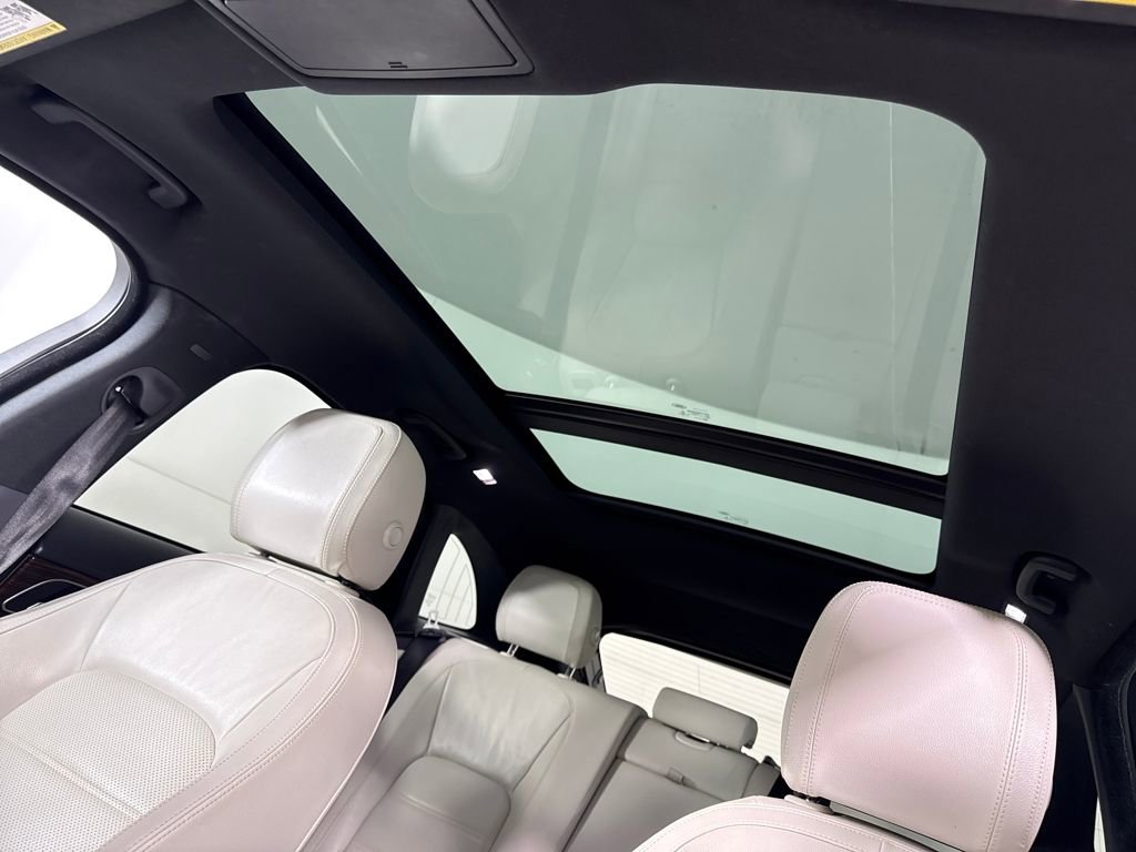 Used 2017 Jaguar F-PACE Prestige image 20