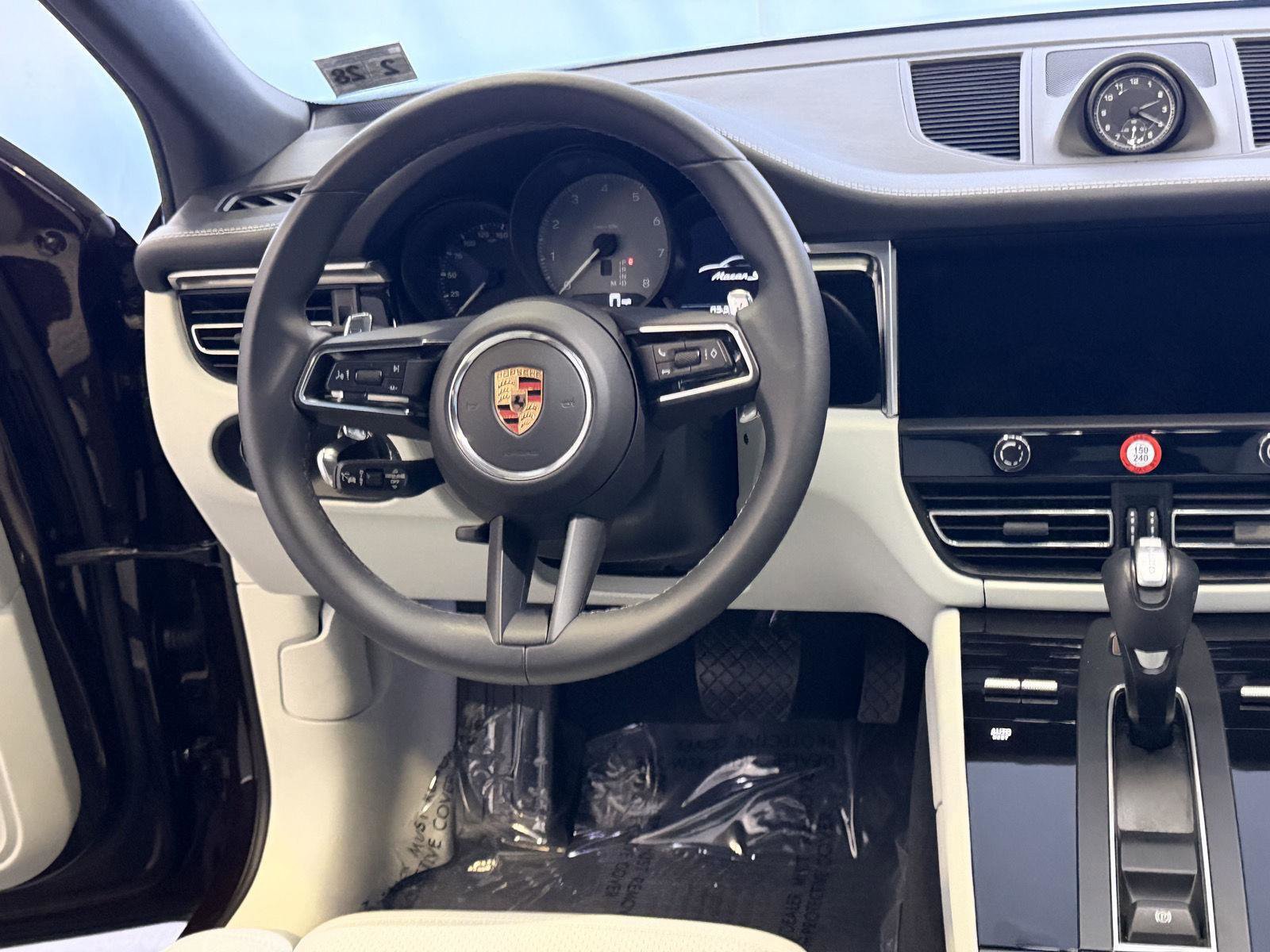 Used 2023 Porsche Macan S image 20