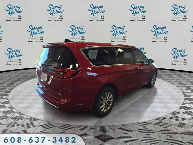New 2027 Chrysler Pacifica Select AWD/4WD image 5