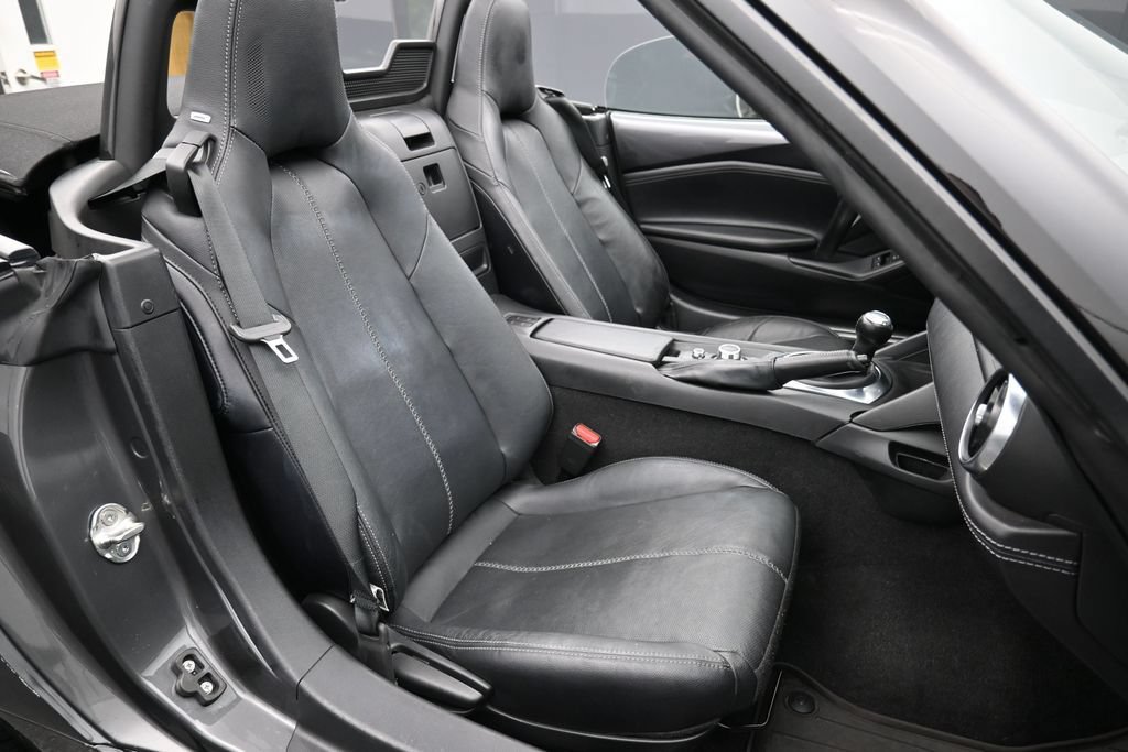 Used 2022 MAZDA MX-5 Miata Grand Touring w/ Weather Package RWD image 22