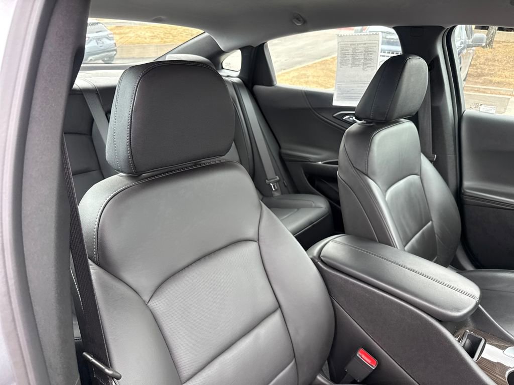 Used 2024 Chevrolet Malibu LT FWD image 30