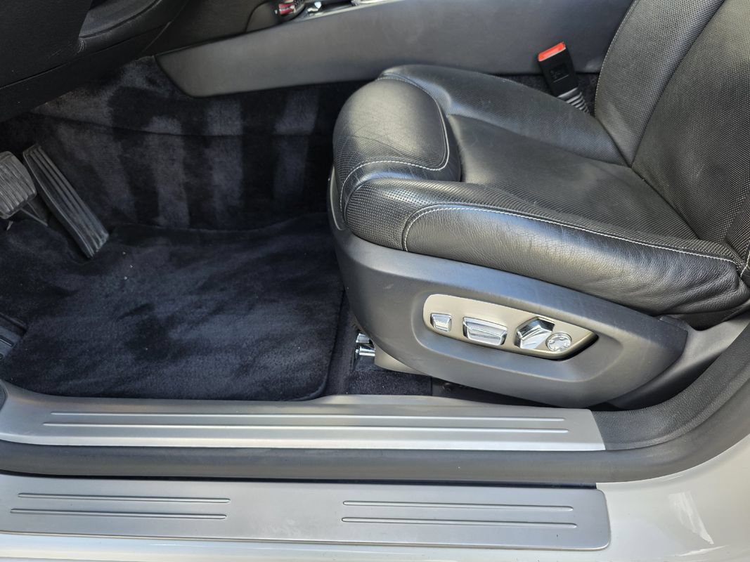 Used 2016 Rolls-Royce Ghost RWD image 23