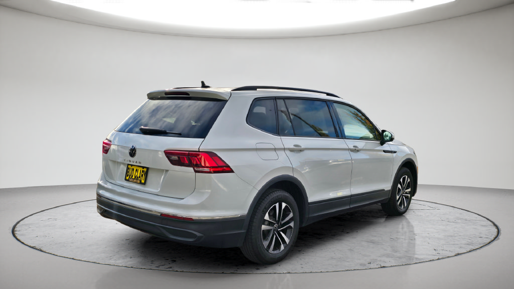 Used 2023 Volkswagen Tiguan S w/ Driver Assistance Package FWD image 5