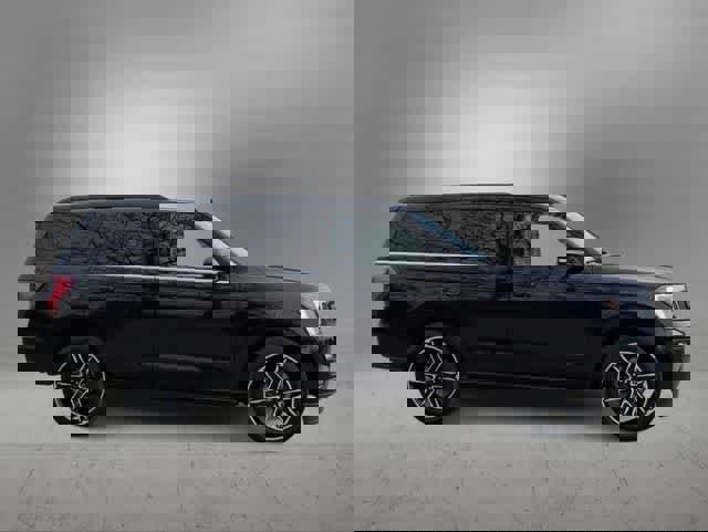 Used 2021 Ford Expedition Limited image 9