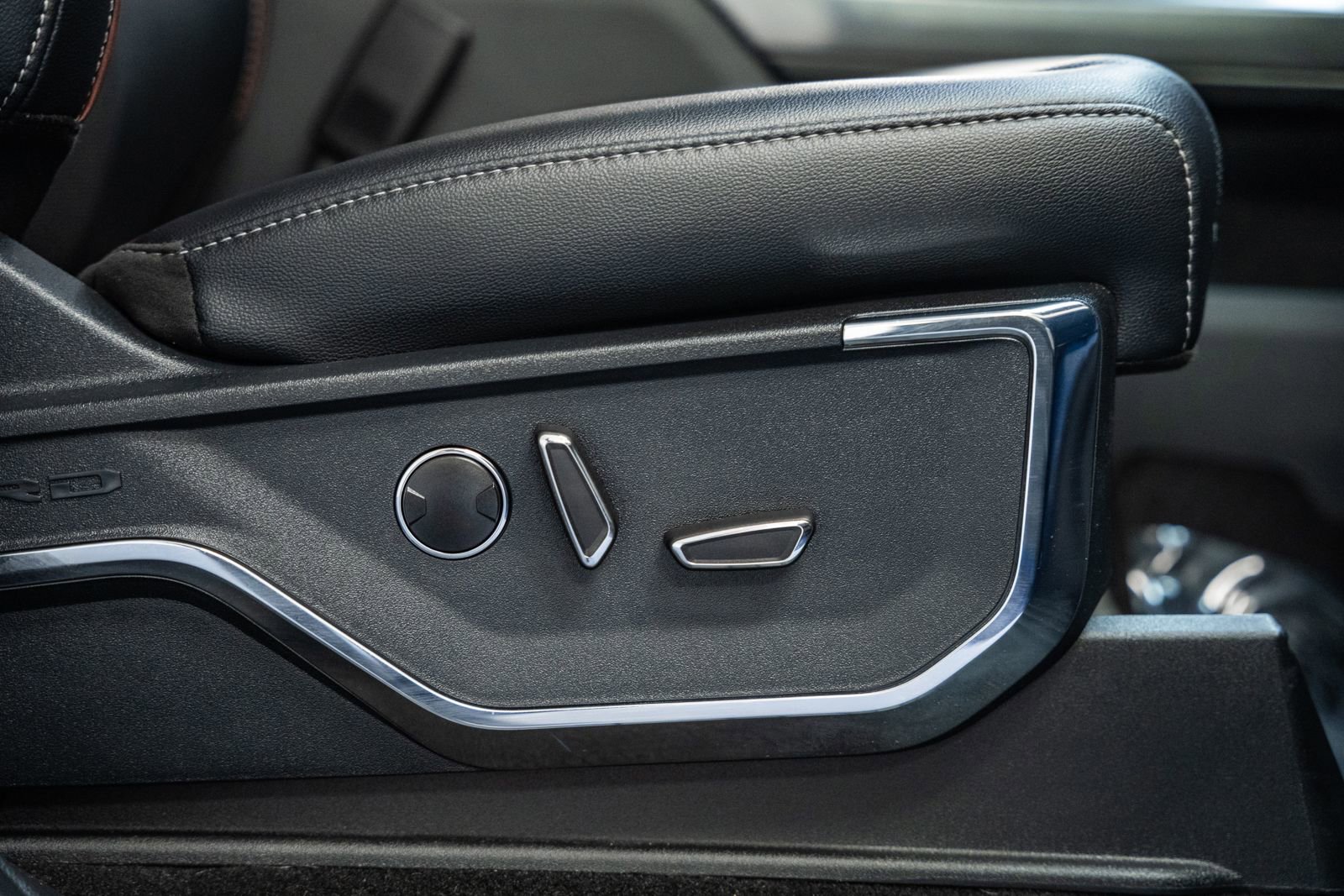 Certified 2023 Ford F150 Lariat w/ Equipment Group 502A High image 46