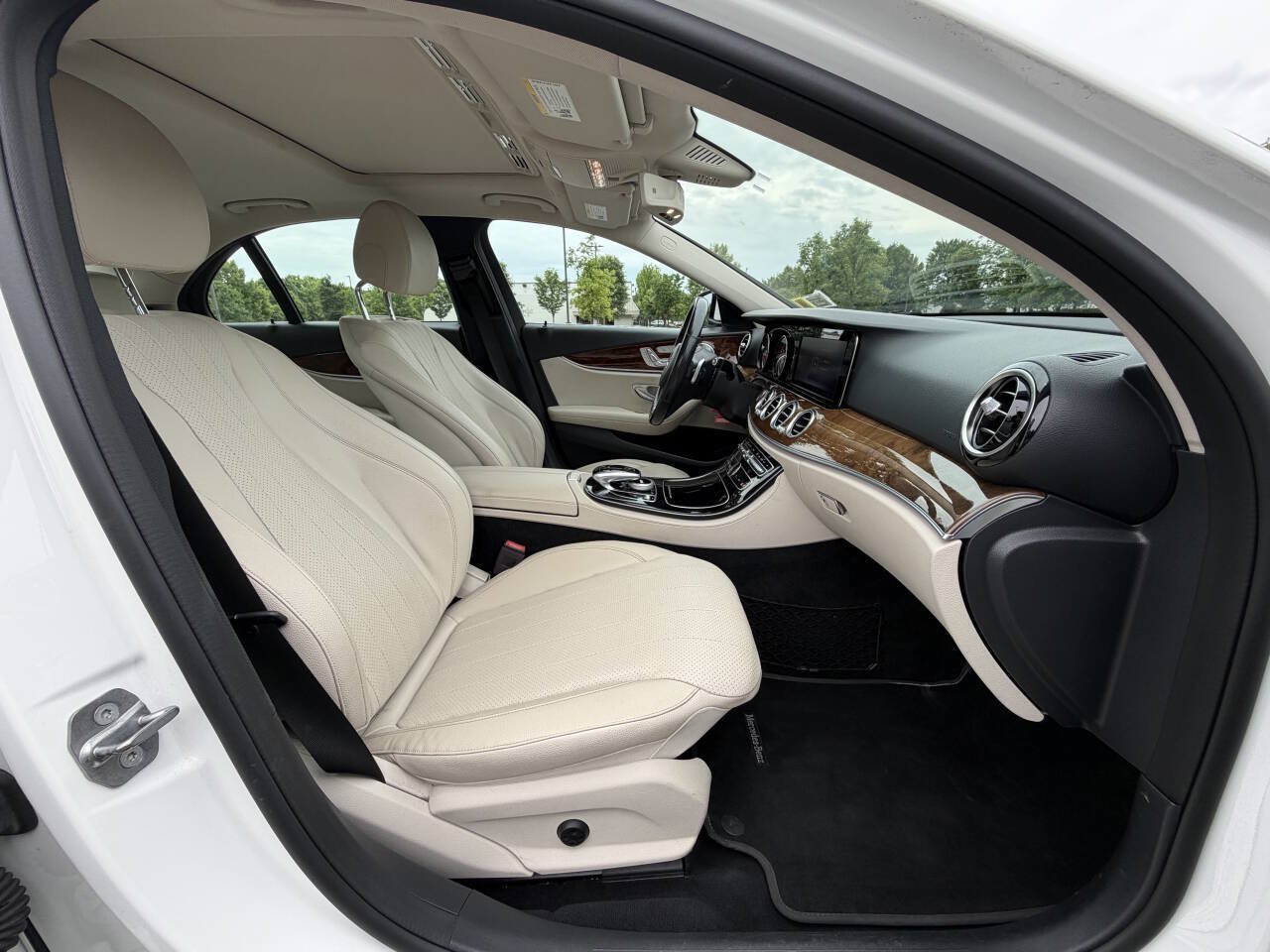 Used 2018 Mercedes-Benz E 300 4MATIC image 16