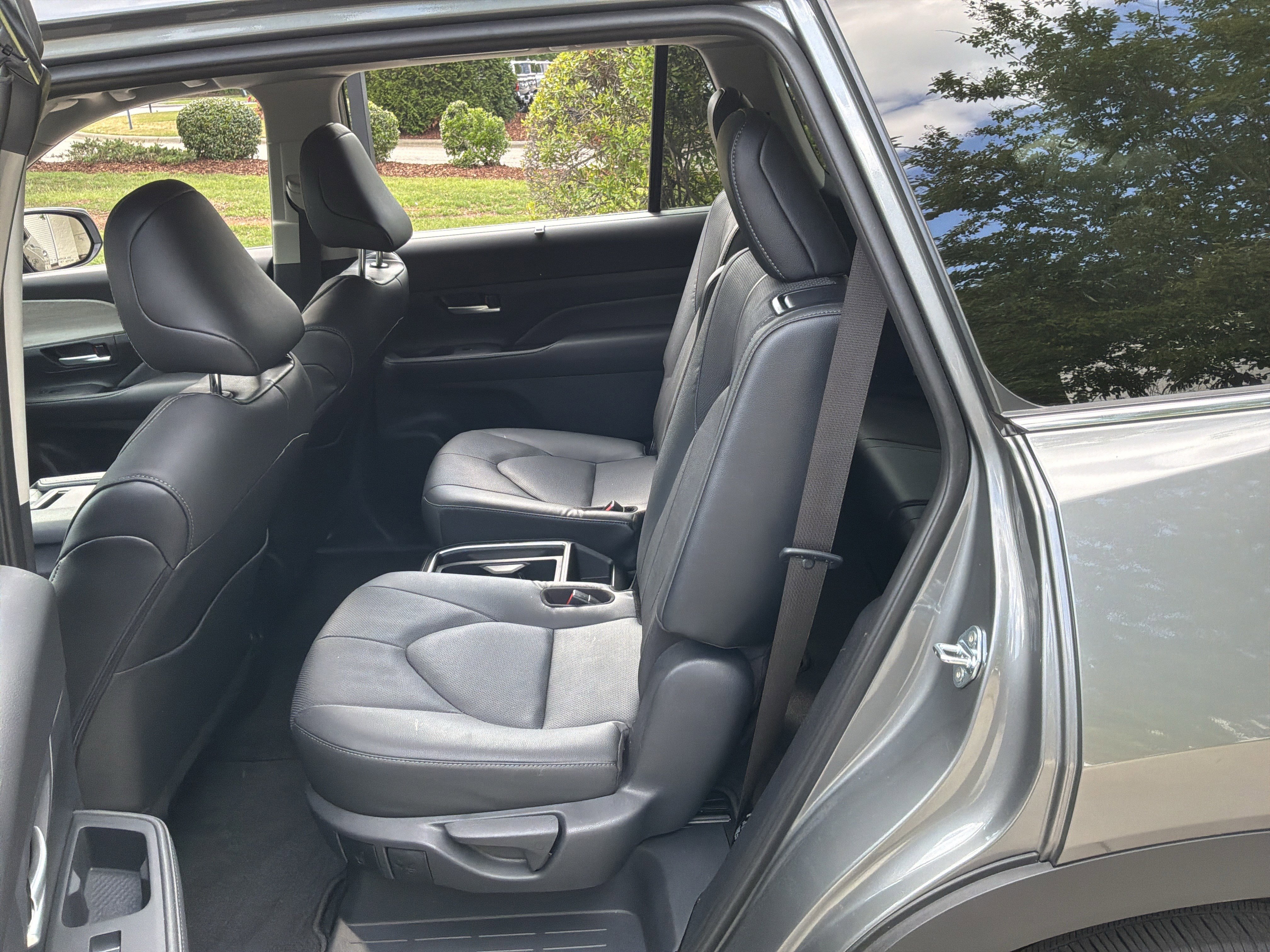 Used 2026 Toyota Grand Highlander AWD image 30