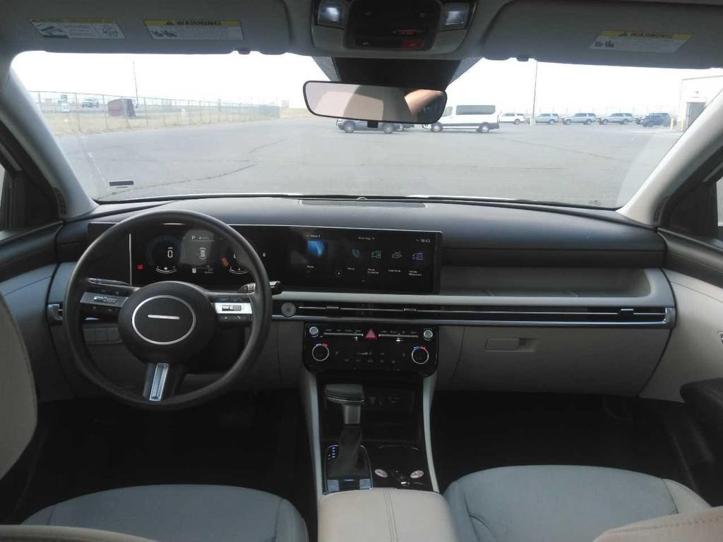 Used 2025 Hyundai Tucson SEL FWD image 7