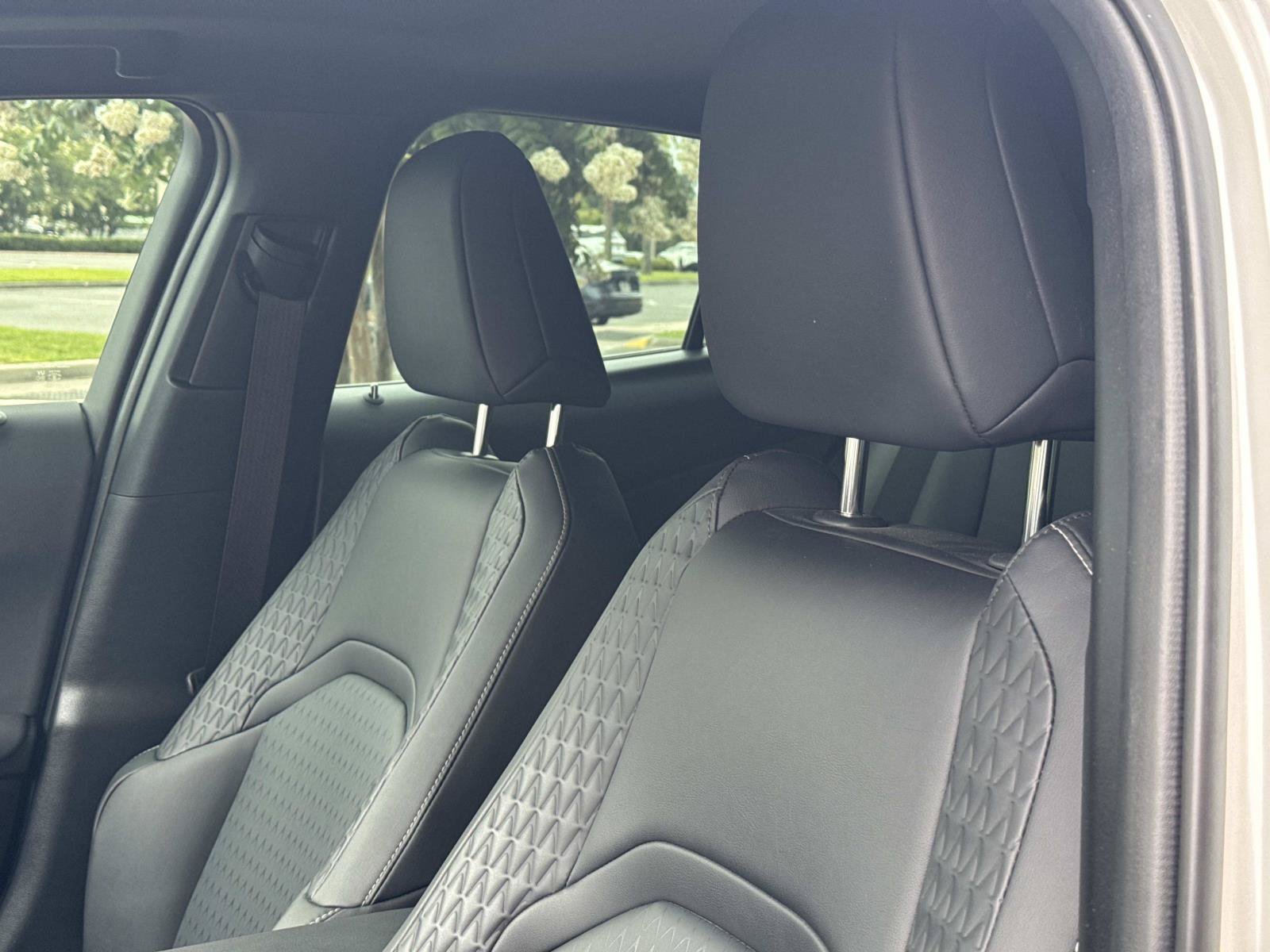 Used 2022 Lexus UX 250h w/ Accessory Package (Z2) AWD/4WD image 14