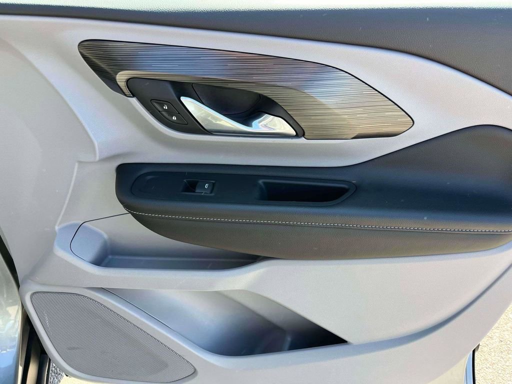 Used 2024 GMC Terrain SLE FWD image 10
