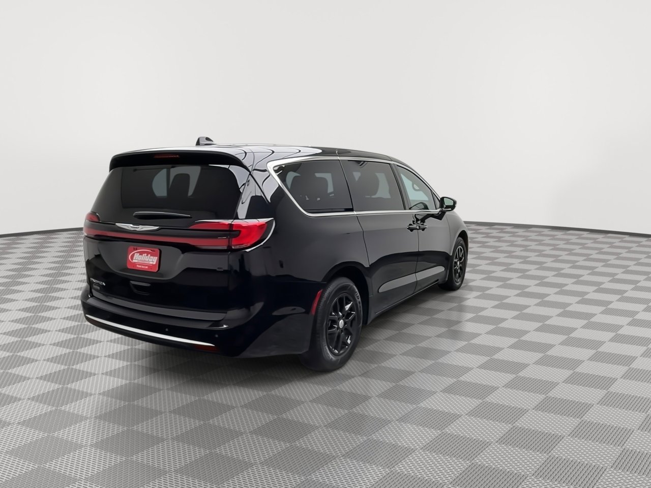 Used 2025 Chrysler Pacifica Select image 37