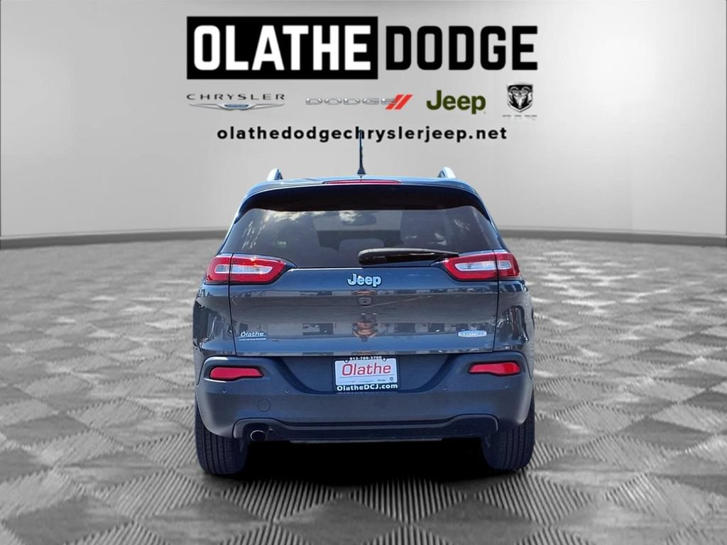 Used 2016 Jeep Cherokee Latitude w/ Safety/Convenience Group FWD image 25