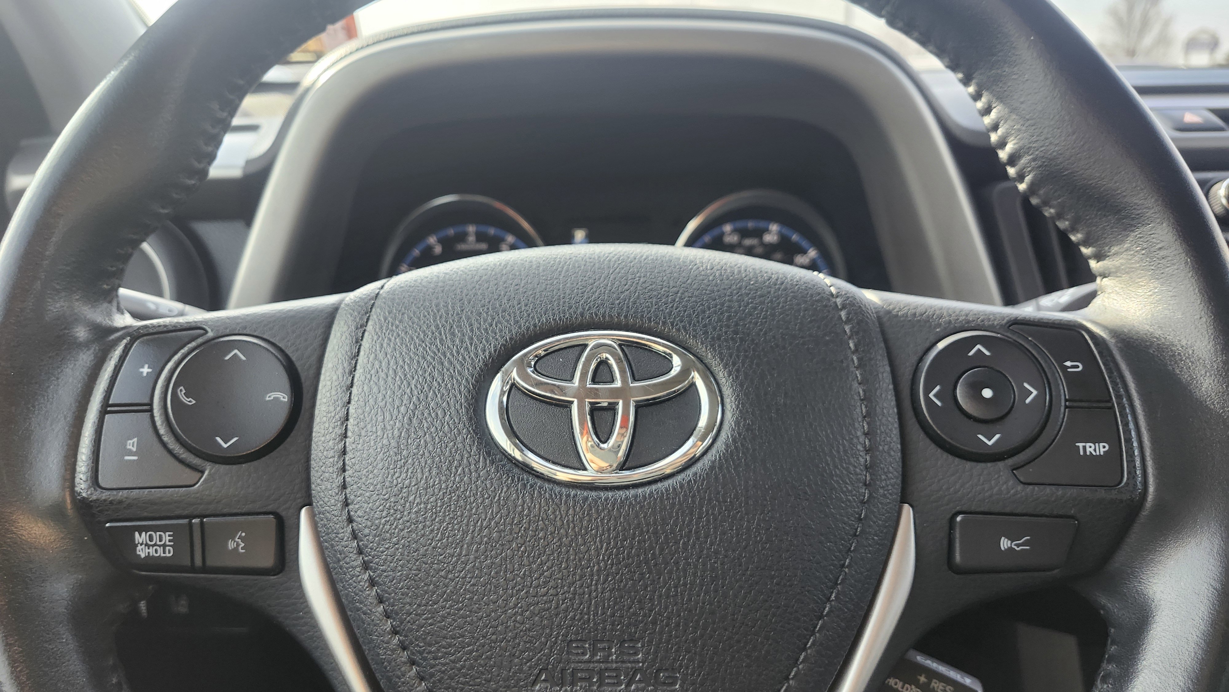 Used 2016 Toyota RAV4 Limited image 28