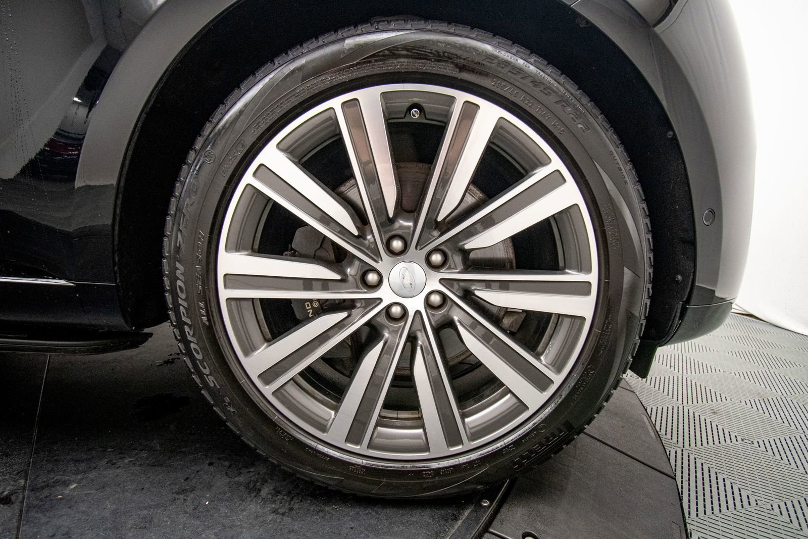 Used 2023 Land Rover Range Rover Autobiography image 30