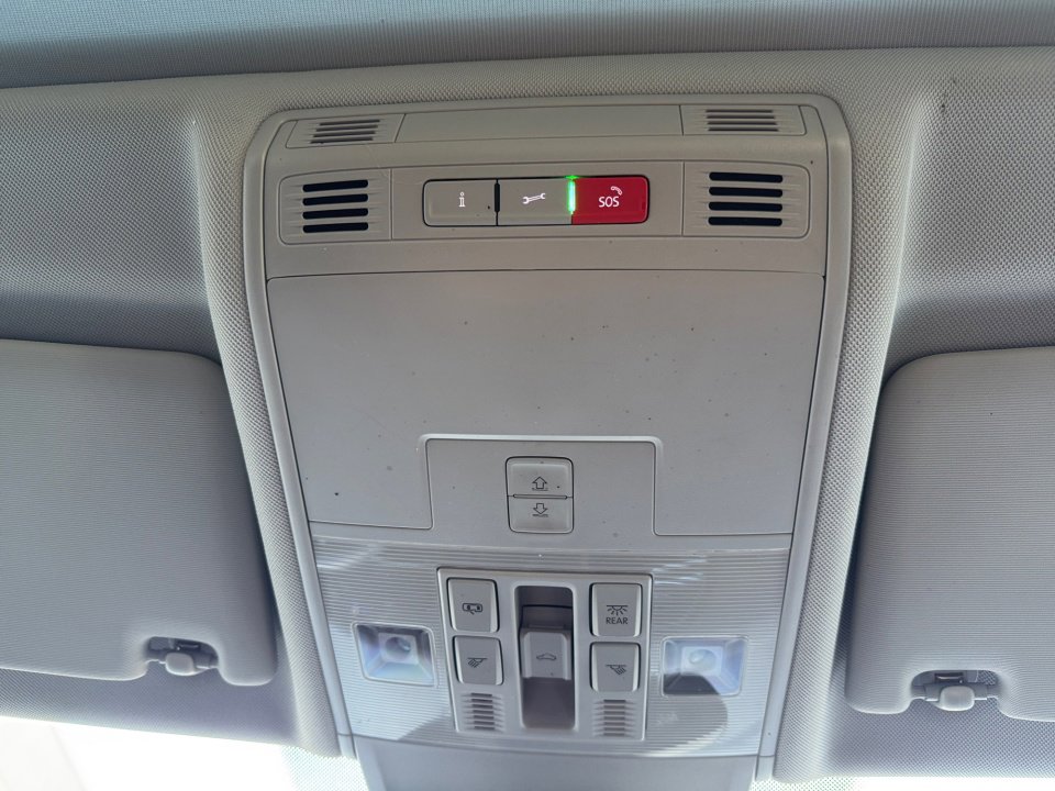 Used 2022 Volkswagen Tiguan SE image 24