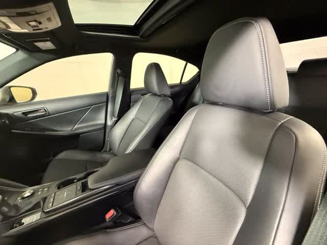 Used 2023 Lexus IS 300 w/ Comfort Package RWD image 5